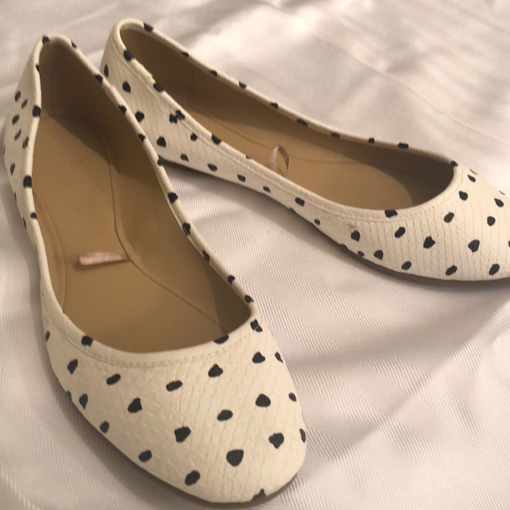 Black and white ballet flats